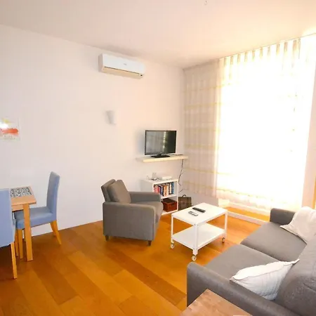 61 Place Nationale Antibes